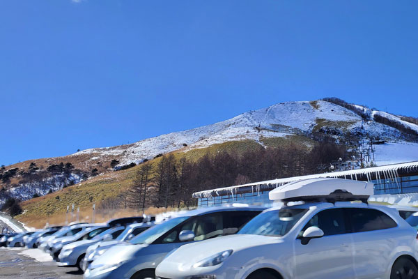 車山高原スキー場の第一駐車場